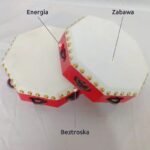 Dwa ośmiokątne bębny z naturalnym naciągiem i złotymi ćwiekami