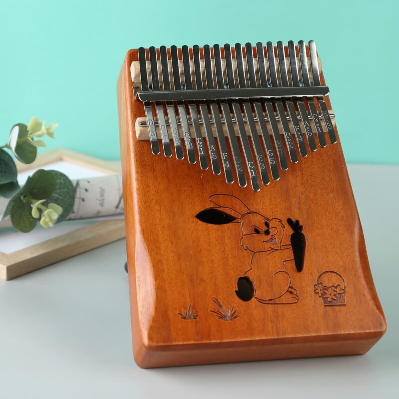 Kalimba 17 tonów z drewna mahoniowego z grawerem króliczka