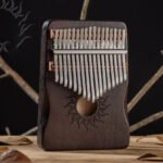 Kalimba Summer Noir: Nowoczesny Instrument Muzyczny z 17 łopatkami