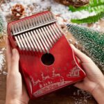 Kalimba świąteczna Ręcznie Rzeźbiona z Motywami świątecznymi
