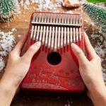 Kalimba świąteczna Ręcznie Rzeźbiona z Motywami świątecznymi