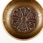 Misa Tybetańska 12 cm - Grawerowane Koło w Dnie, Kuta Ręcznie