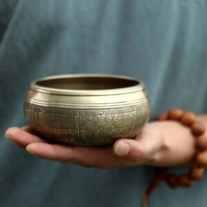 Tibetan Singing Bowl z Wygrawerowanym Buddą Dla Medytacji - instrument muzyczny